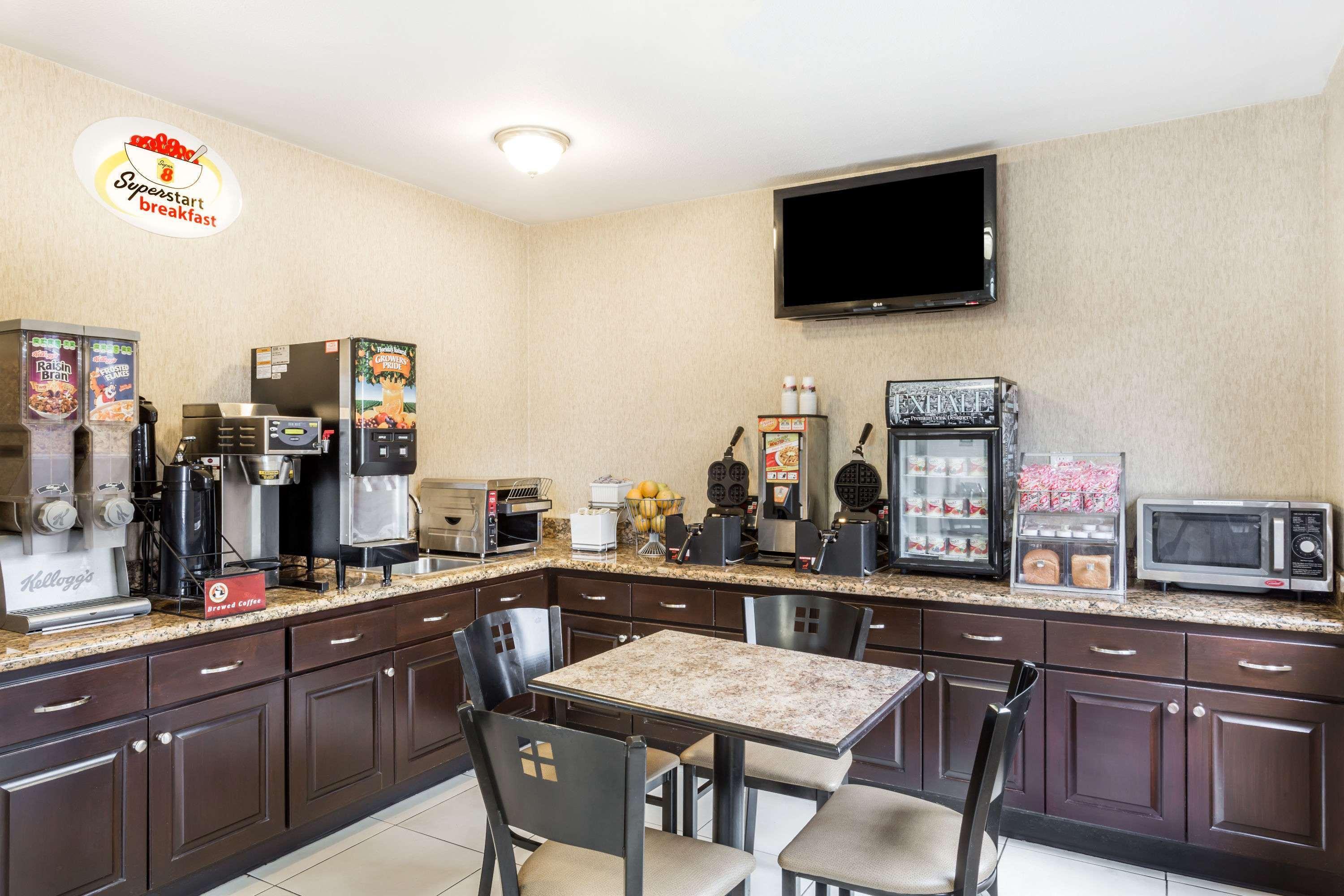 Super 8 By Wyndham Phoenix Downtown エクステリア 写真