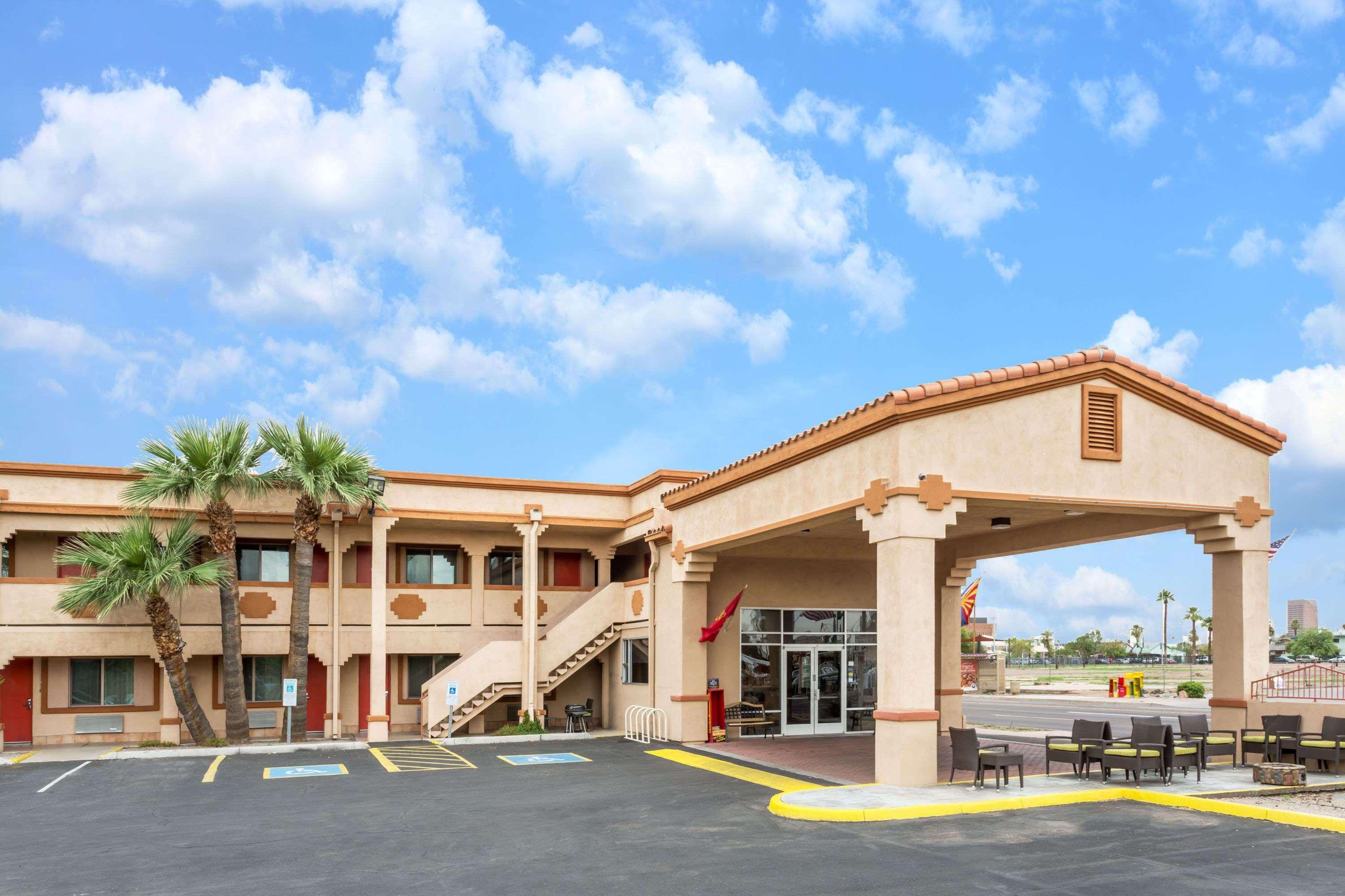 Super 8 By Wyndham Phoenix Downtown エクステリア 写真